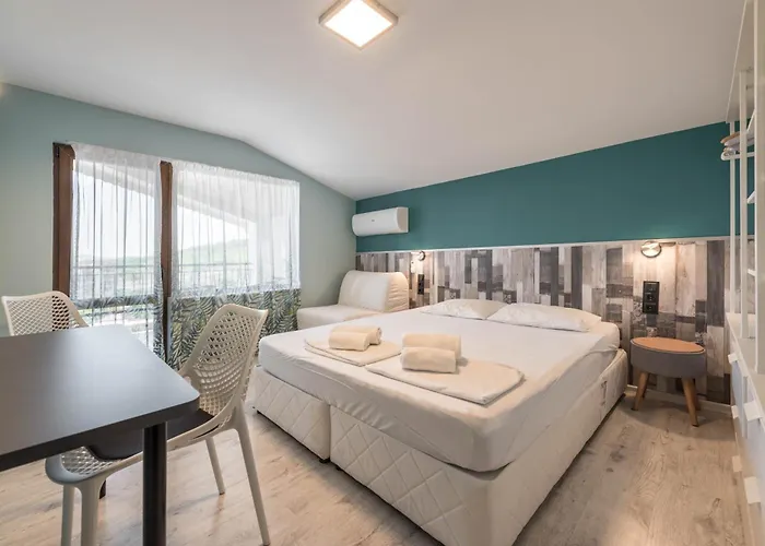 Sineva - Pool, Bbq & Seaview Ferienhaus