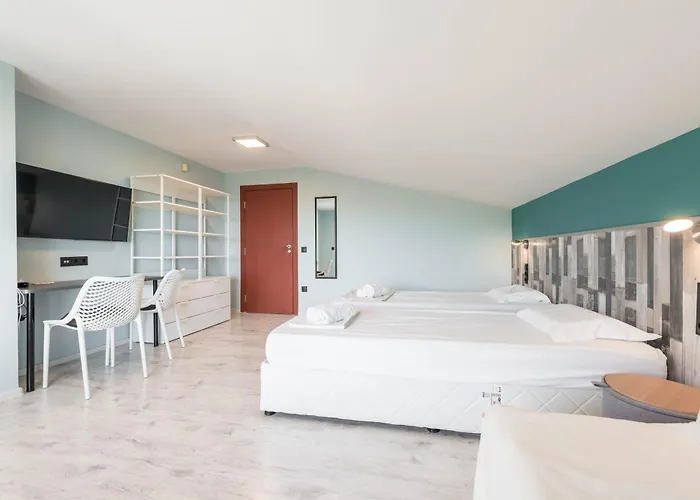 Sineva - Pool, Bbq & Seaview Ferienhaus