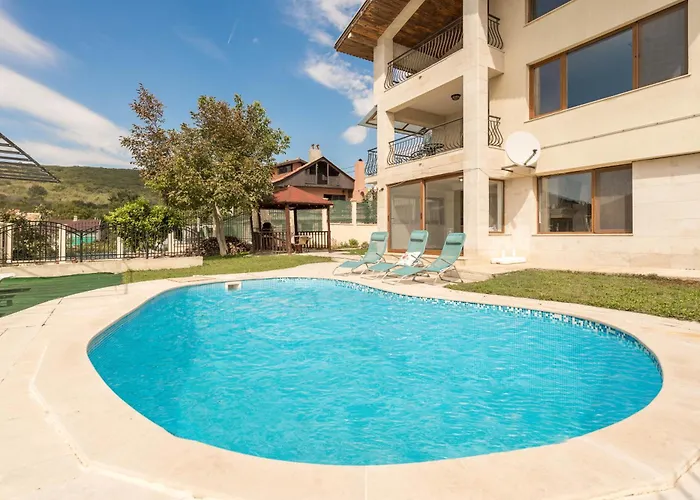 Sineva - Pool, Bbq & Seaview Fish Fish