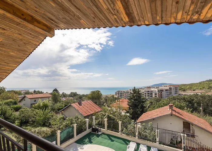 Hébergement de vacances Sineva - Pool, Bbq & Seaview Fish Fish