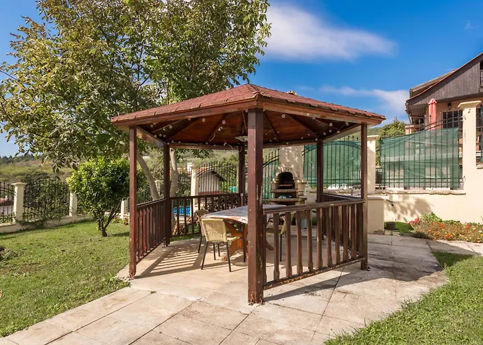 Hébergement de vacances Sineva - Pool, Bbq & Seaview